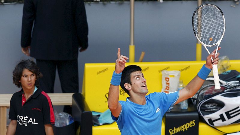 Djokovic celebra su victoria ante el italiano Andreas Seppi.