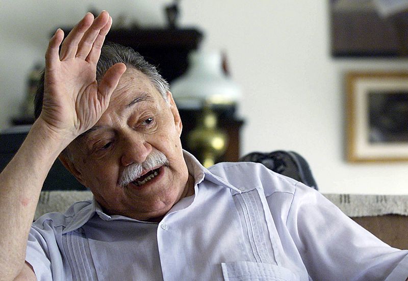 Era uno de los autores en lengua hispana más conocidos del mundo y fue acreedor de numerosos premios literarios.