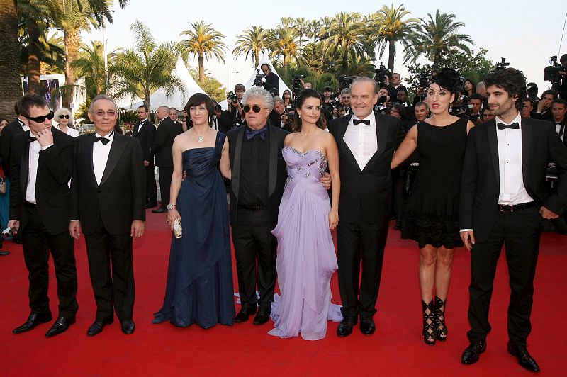 EL EQUIPO DE LA PELÍCULA "LOS ABRAZOS ROTOS" LLEGA A LA PROYECCIÓN DE GALA EN LA 62º EDICIÓN DEL FESTIVAL DE CINE DE CANNES, FRANCIA