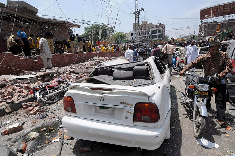 MUEREN 36 PERSONAS Y 250 HERIDOS EN ATAQUE SUICIDA EN LA CIUDAD DE LAHORE