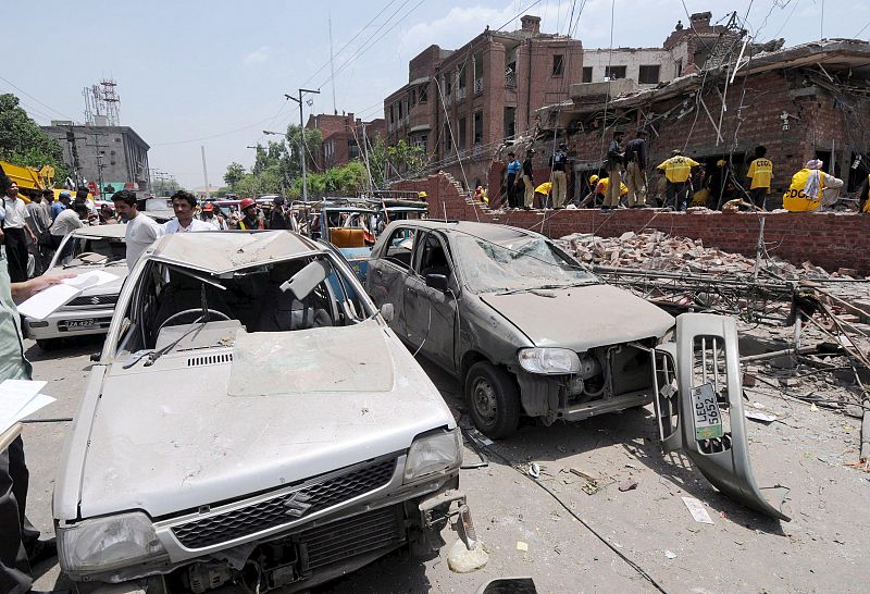 MUEREN 36 PERSONAS Y 250 HERIDOS EN ATAQUE SUICIDA EN LA CIUDAD DE LAHORE