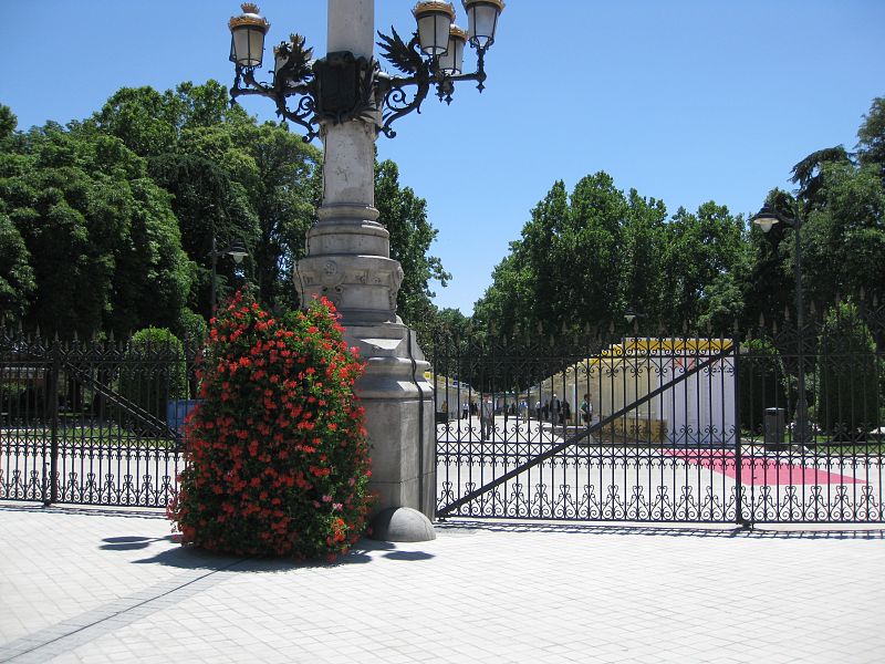 La Feria del Libro se celebra en el parque madrileño del Retiro.