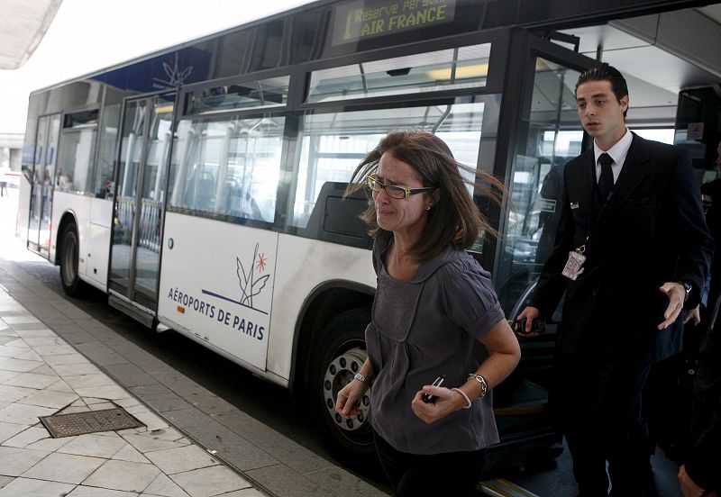 FAMILIARES DE PASAJEROS VUELO AIR FRANCE AIF447