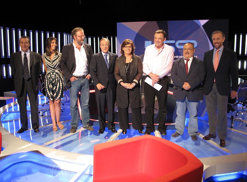 La foto de familia de 59 segundos con Florentino Pérez, nuevo presidente del Real Madrid.