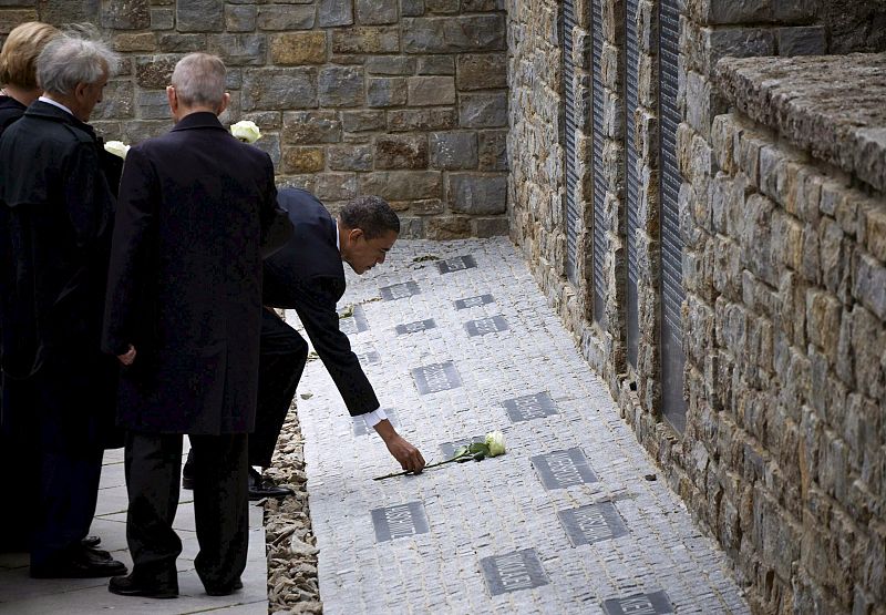 EL PRESIDENTE DE EEUU BARACK OBAMA VISITA EL CAMPO DE CONCENTRACIÓN NAZI DE BUCHENWALD