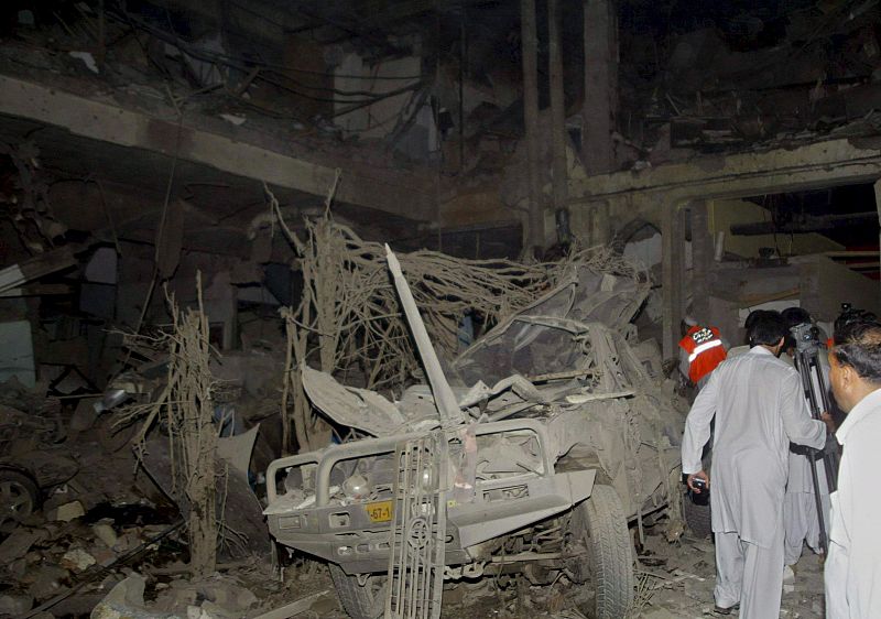 CINCO MUERTOS Y 50 HERIDOS EN EXPLOSIÓN EN ÁREA HOTELERA DE PESHAWAR