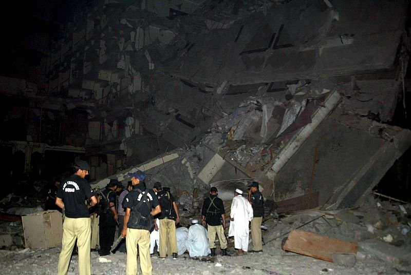 CINCO MUERTOS Y 50 HERIDOS EN EXPLOSIÓN EN ÁREA HOTELERA DE PESHAWAR