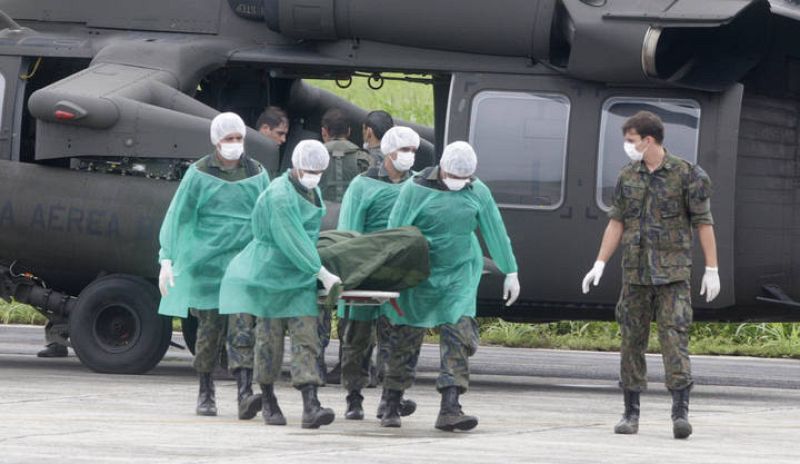 Miembros de las Fuerzas Aéreas brasileñas