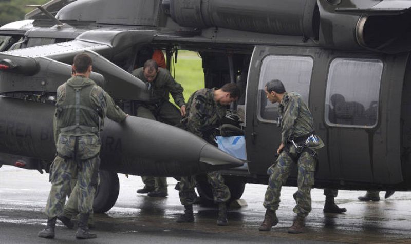 los primeros cadáveres rescatados 