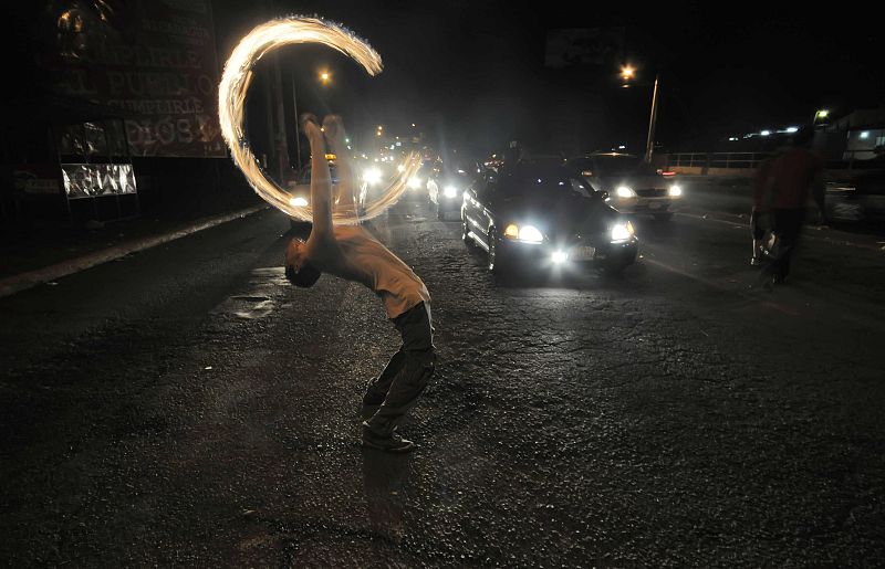 "Poi con Fuego", en una avenida de Managua