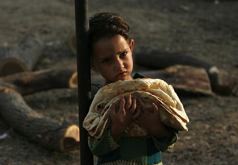 Una niña refugiada del ACNUR