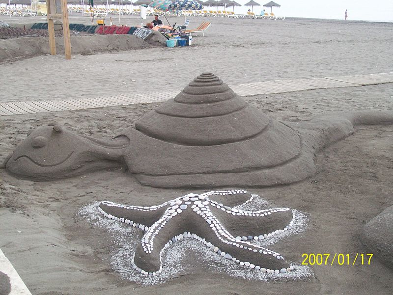 María Ángeles nos explica que el lugar de su foto es Torrox costa y, según ella, merece el galardón porque sus playas son de gran calidad y la gente de Torrox es maravillosa.