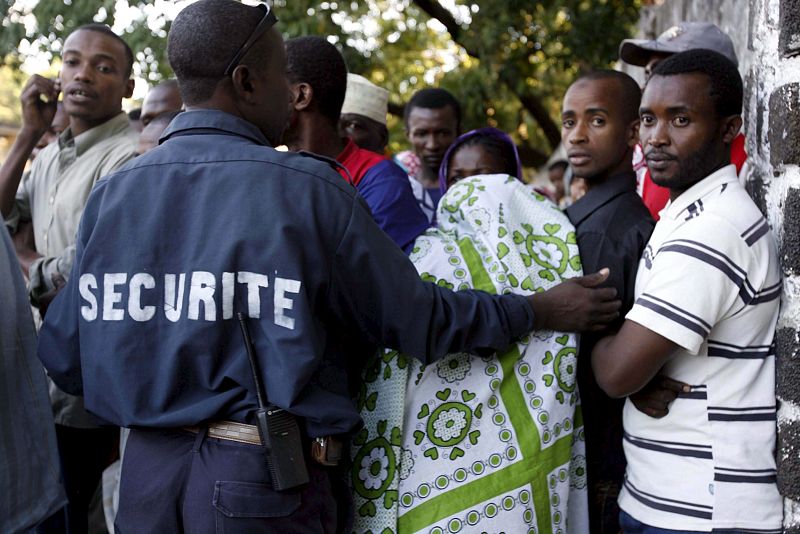 Familiares esperan noticias