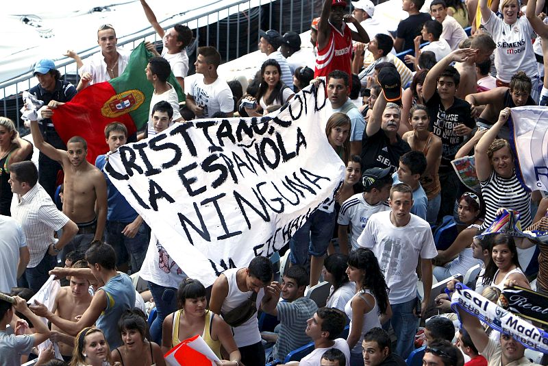 Las gradas del coliseo blanco son una auténtica fiesta.