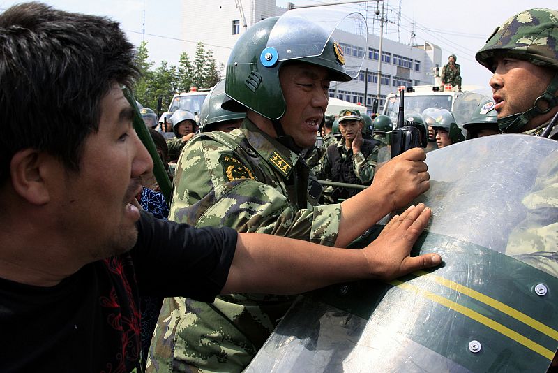 La violencia persiste en las calles de China, donde se vive una fuerte represión contra la minoría musulmana.