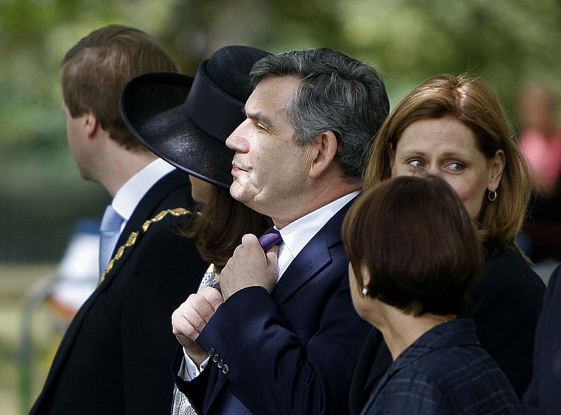 El Primer Ministro, Gordon Brown, junto a su esposa Sarah