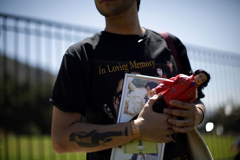 Jacko descansará en Forest Lawn