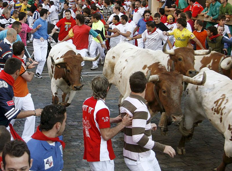 CUATRO HERIDOS POR ASTA DE TORO, UNO DE ELLOS HA FALLECIDO