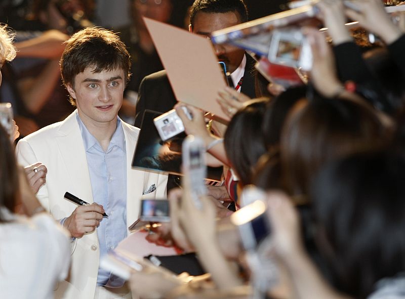 Daniel Radcliffe firma en Tokio