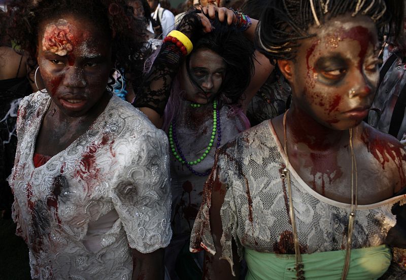 Un grupo de fans caracterizados como zombies en el homenaje a Michael Jackson en Gary (Indiana).