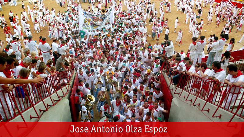 Salidas de las peñas desde la plaza de toros