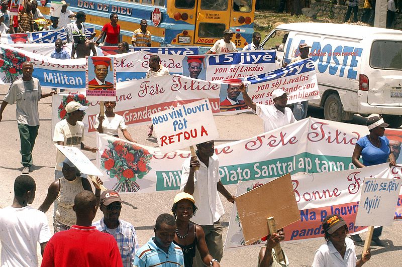 Manifestación en Haití de los seguidores del ex presidente Jean Bertrand Aristide