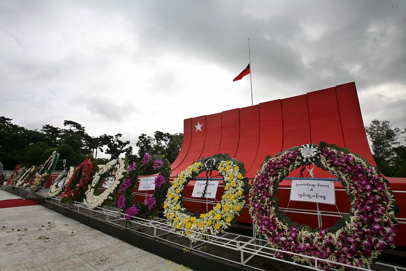 Ceremonia por el día de los mártires