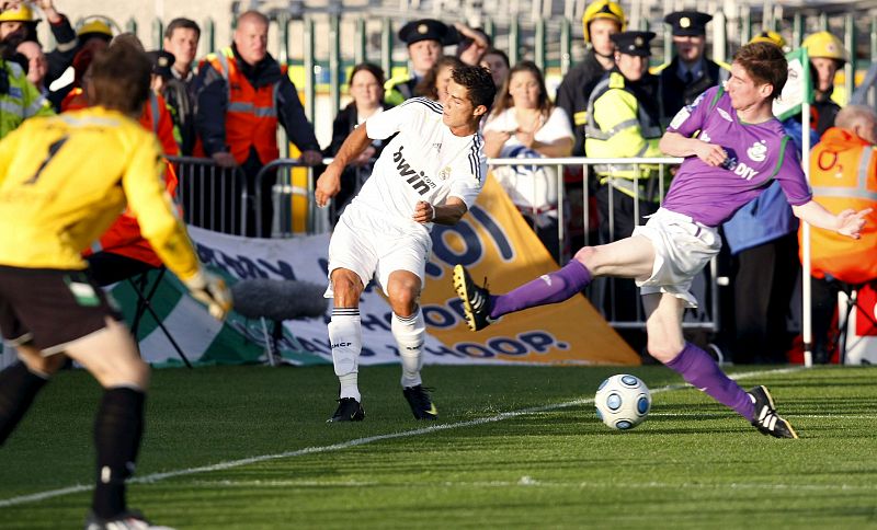 Cristiano Ronado, durante su debut con la camiseta del Real Madrid.