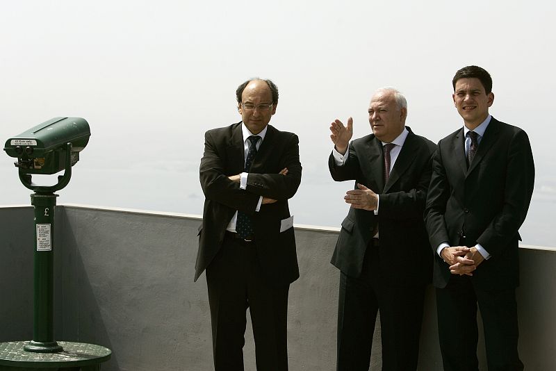 Moratinos, J. Caruana y D. Miliband