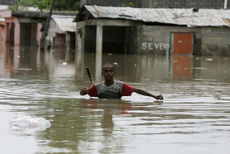 Un muerto y 75 evacuados por lluvias en República Dominicana