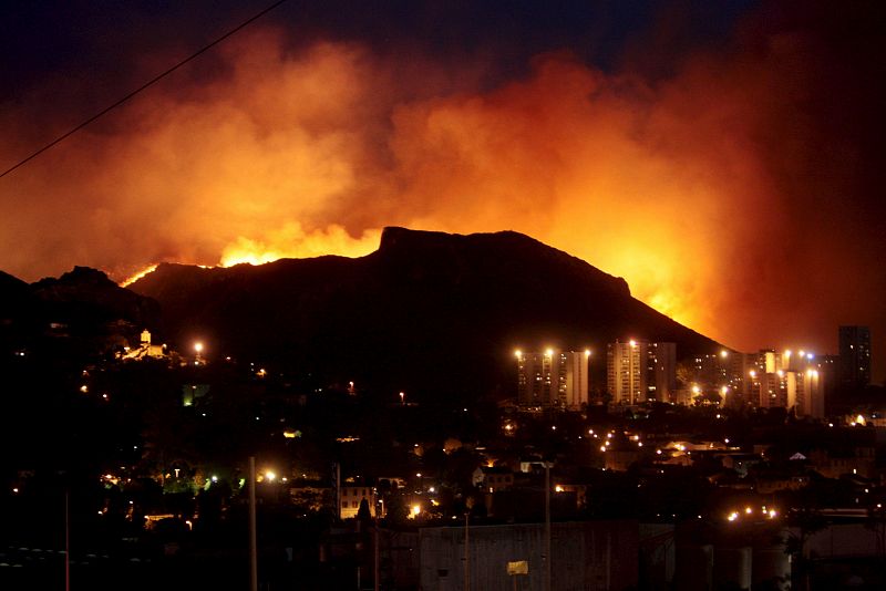 Incendio en las afueras de Marsella