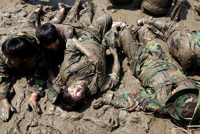 Campamento de verano de los cuerpos de la marina coreana para jóvenes