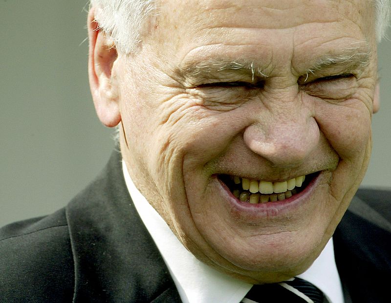 Muere Bobby Robson