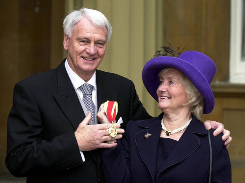 Muere Bobby Robson