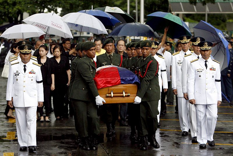 FILIPINAS GUARDA LUTO POR LA MUERTE DE CORAZÓN AQUINO