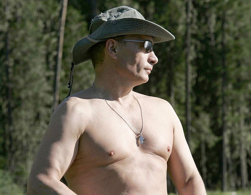 El primer ministro suele mostrar su torso en las fotografías difundidas por la agencia RIA Novosti sobre sus vacaciones estivales.