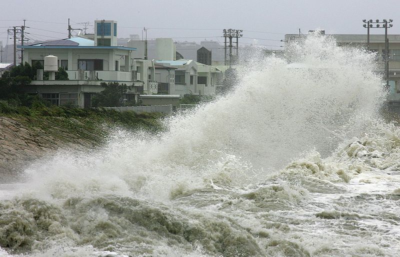 TIFÓN 'MOROKOT' AVANZA HACIA CHINA