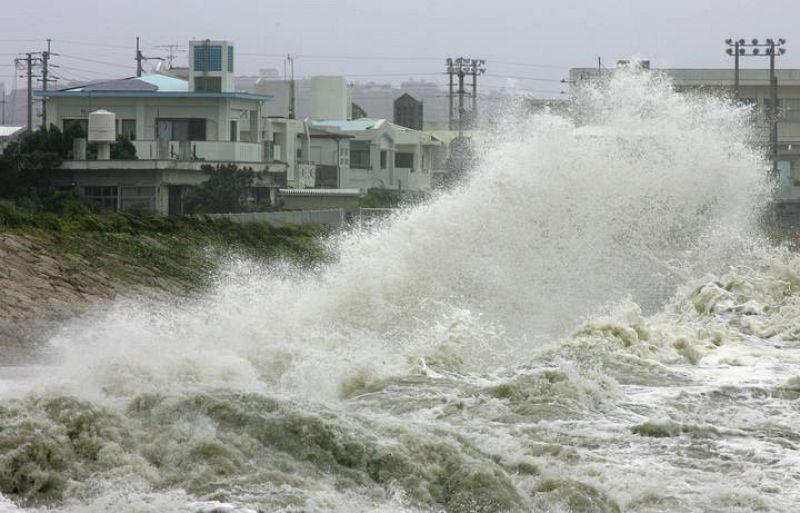 TIFÓN 'MOROKOT' AVANZA HACIA CHINA