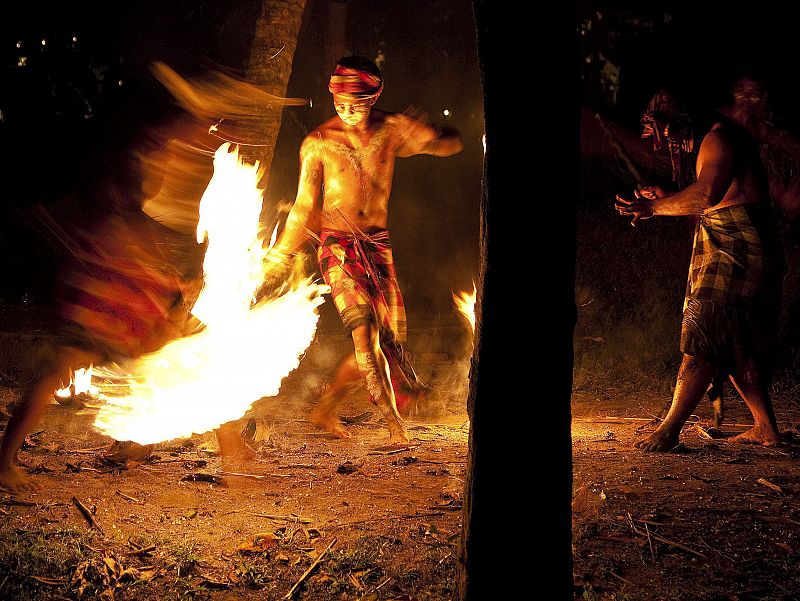 DANZA DEL FUEGO BALINESA