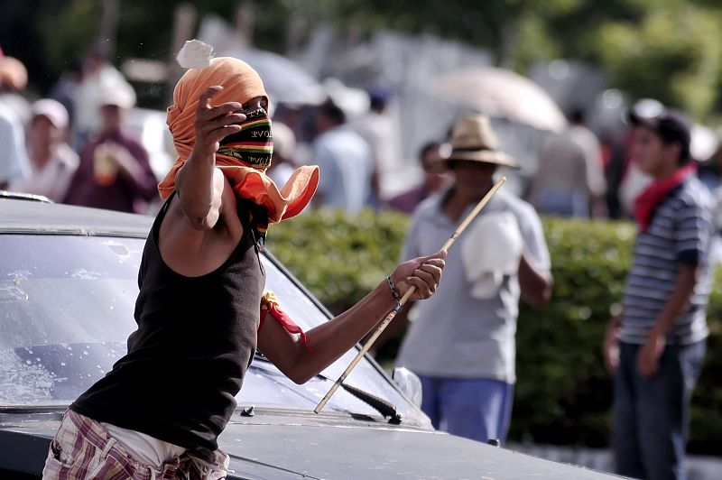 SEGUIDORES DE ZELAYA CONCENTRAN SUS PROTESTAS EN DOS CIUDADES IMPORTANTES