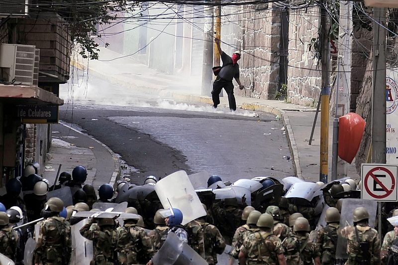 SEGUIDORES DE ZELAYA VUELVEN A LAS CALLES