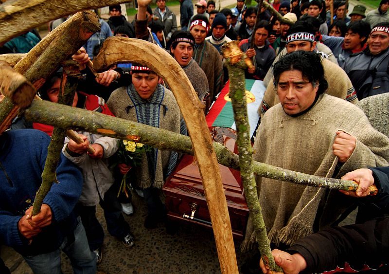 FUNERAL DE COMUNERO MAPUCHE EN ANGOL