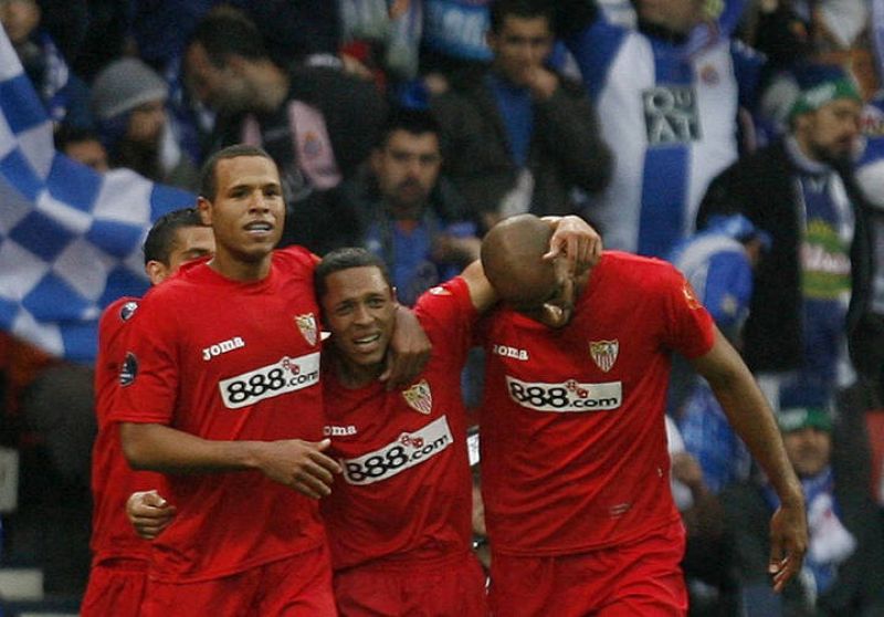 En 2007, Luis Fabiano consigue la segunda Copa de la UEFA consecutiva con el Sevilla, tras imponerse en la final al Espanyol. 