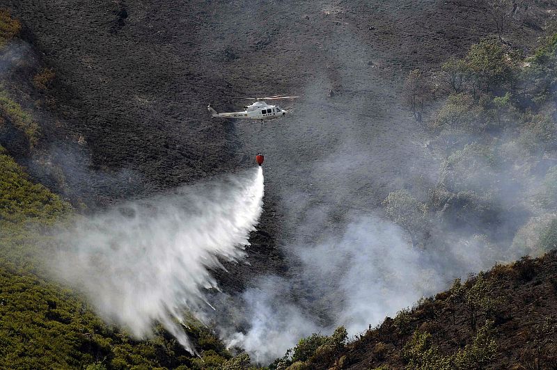 LA UME INTERVIENE EN FUEGO PARQUE REGIONAL PICOS EUROPA CAUSADO POR UN RAYO