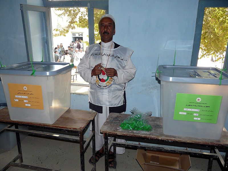 Cerca de 17 millones de afganos están llamados a las urnas.