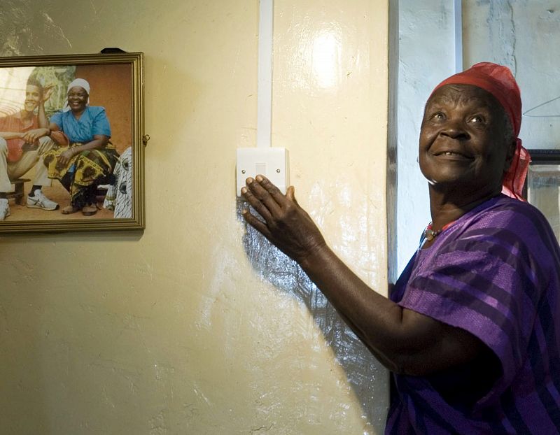 LA ABUELA DE OBAMA UTILIZA ENERGÍA SOLAR