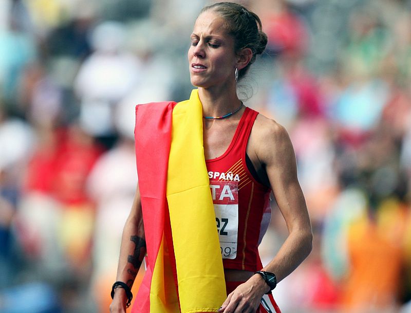 Natalia Rodríguez, que había cruzado la meta en primer lugar en la final de 1.500 metros, resultó descalificada por causar la caída de la etíope Gelete Burka