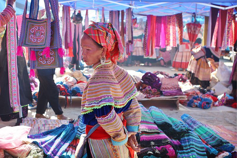 MERCADO DOMINICAL DE BAC HO