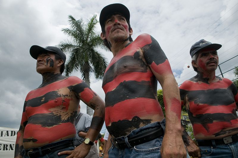 LISIADOS GUERRA CIVIL SALVADOREÑA PROTESTAN POR PENSIÓN ADEUDADA DESDE 1993