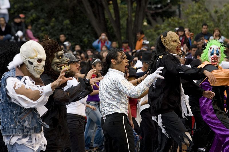 HOMENAJE A MICHAEL JACKSON EN CIUDAD DE MÉXICO EN EL DÍA EN QUE CUMPLÍA 51 AÑOS